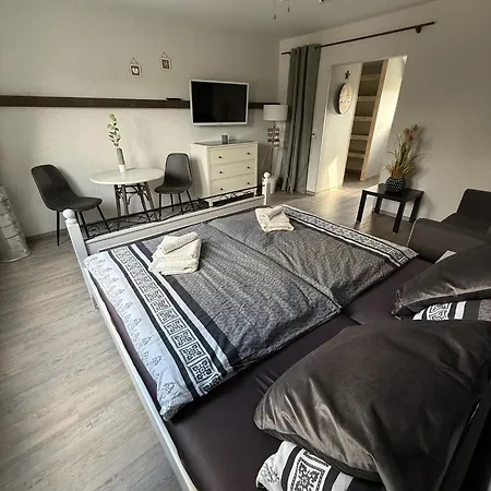 Naturidylle Im Schwalbennest - Ferienzimmer In Sternberger Burg * Sternberg